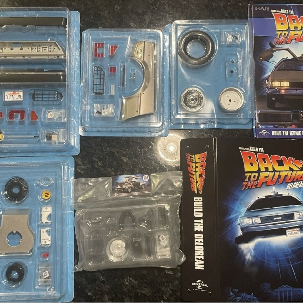 1:8 SCALE EAGLEMOSS BACK TO THE FUTURE BUILD YOUR OWN DELOREAN ISSUE 1-5 Binder